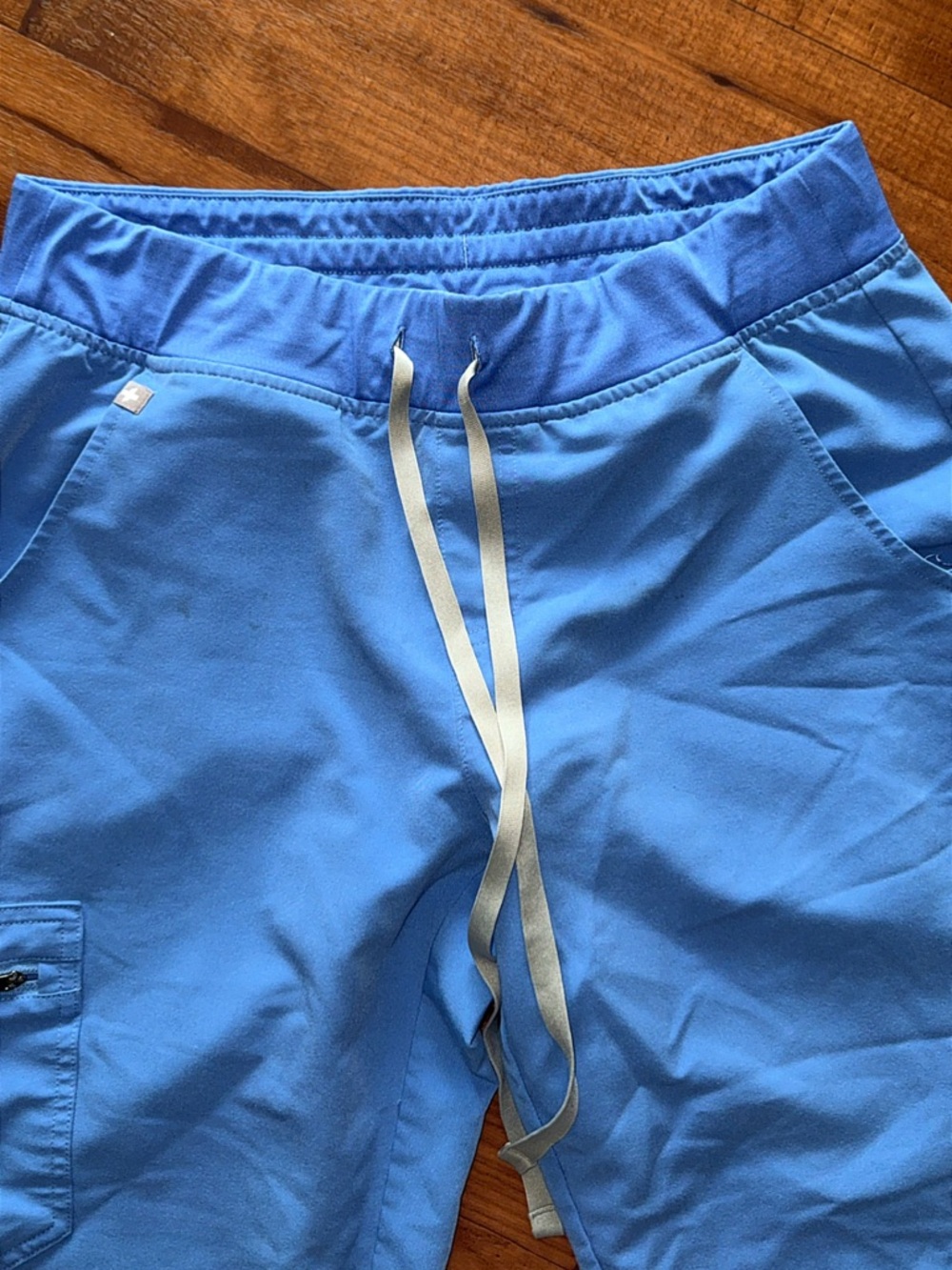 Like New Pristine FIGS Zamora Jogger Ceil Blue Size Medium PO 2623 Scrub Pants - Picture 2 of 8